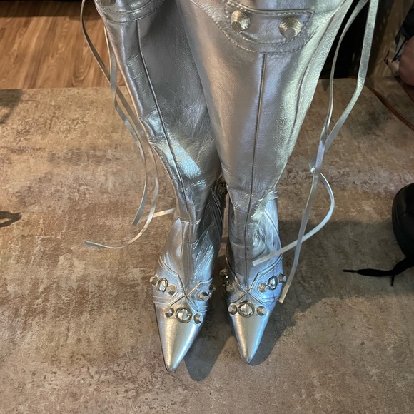 Matallic silver boots 😍😍😍 - Picture 2 of 3